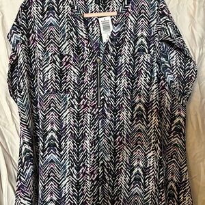 Torrid Women's Chevron Blouse quarter zip new with tags size 1